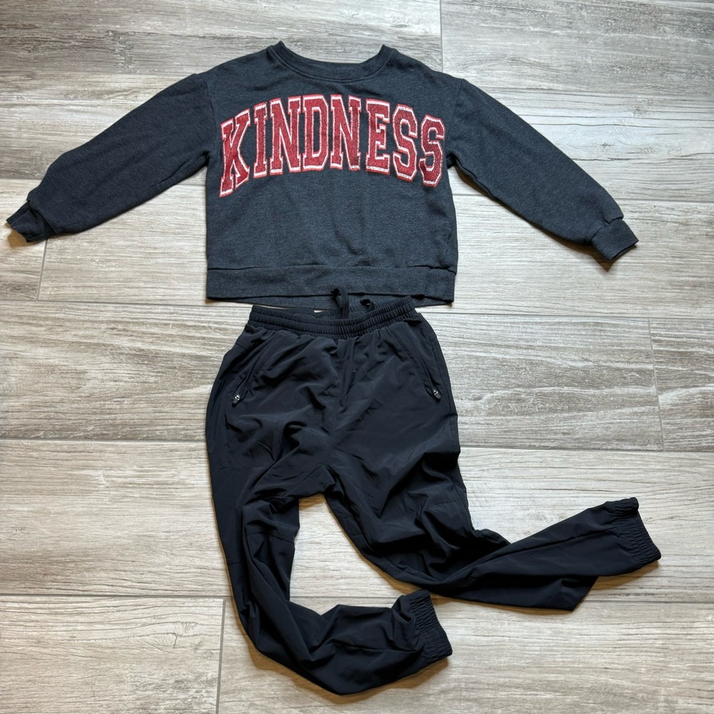 TARGET Girls Kindness Sweatshirt and Pant bundle Size 7 - Picture 10 of 10